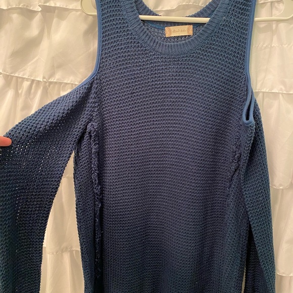 Clothes - Picture 3 of 7